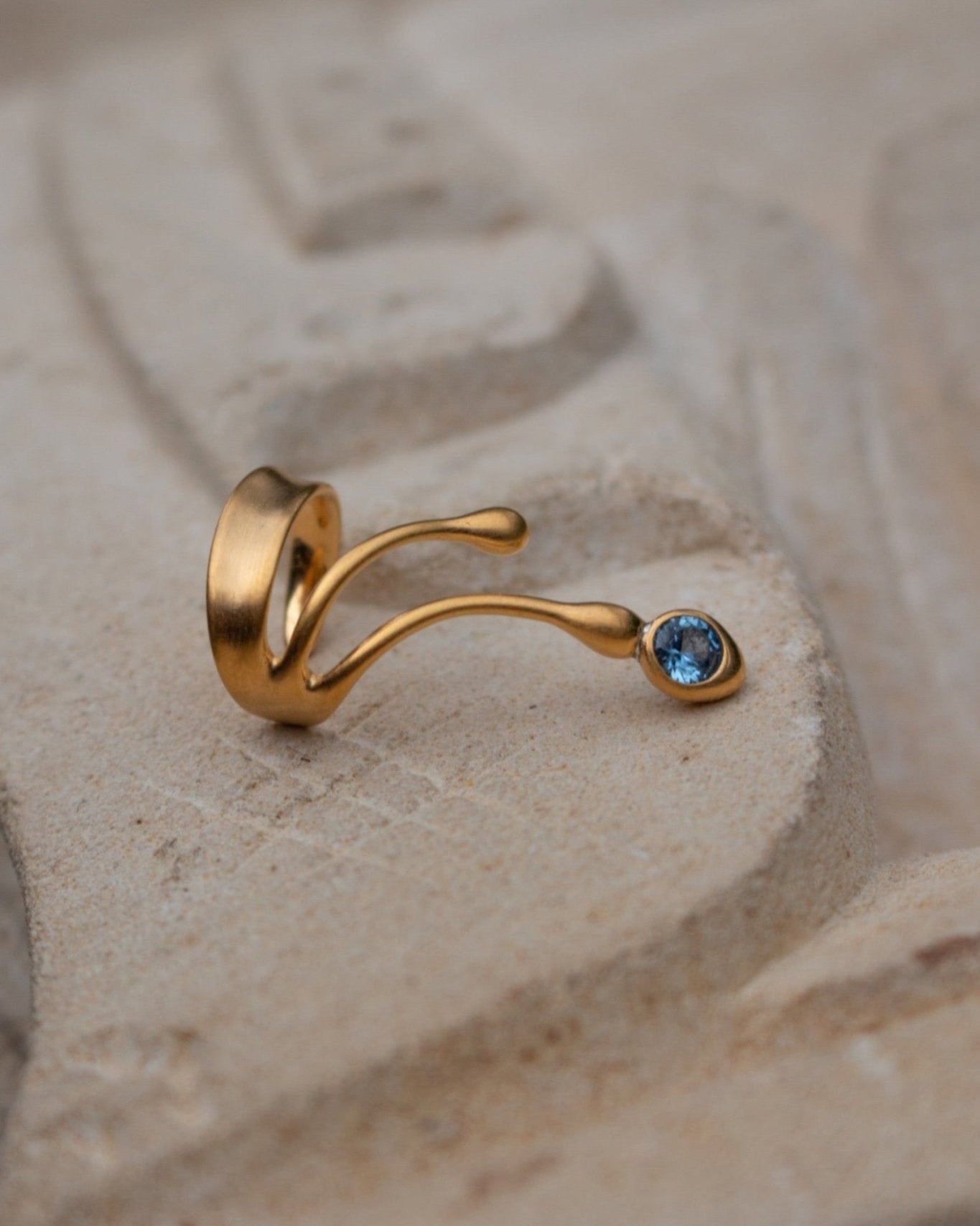 Kleine Sina blau Earcuff Nella & Sina