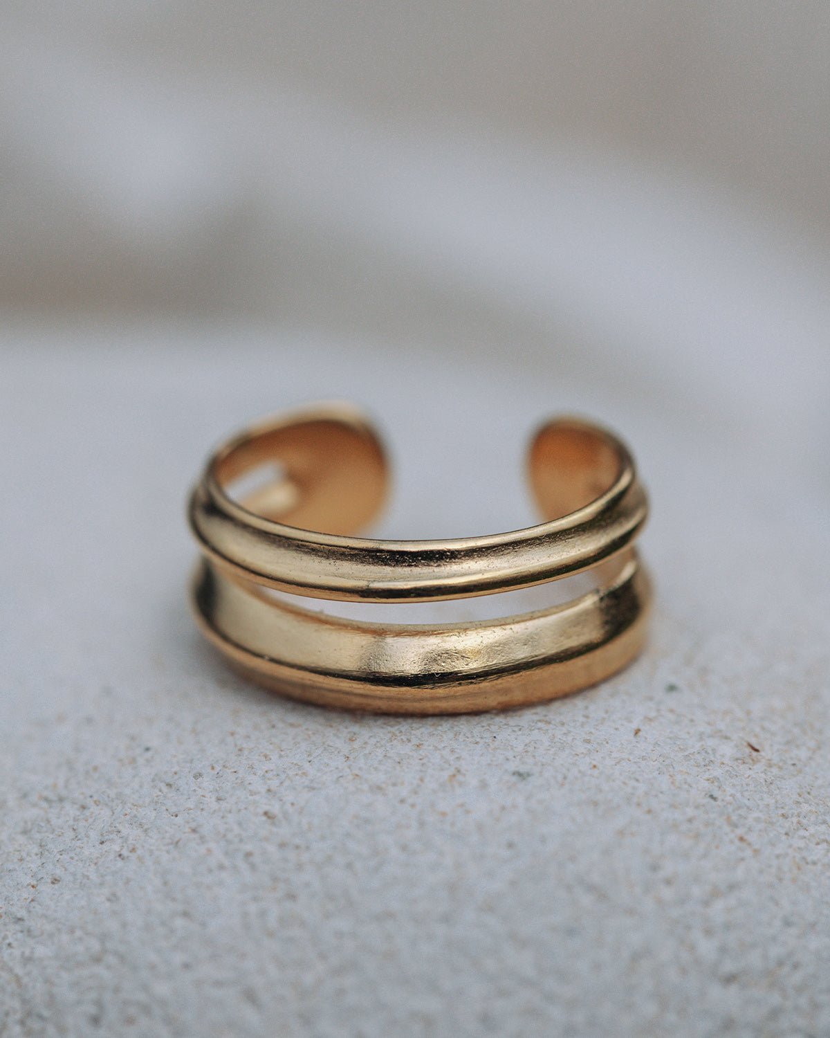 Lucy Earcuff Nella & Sina