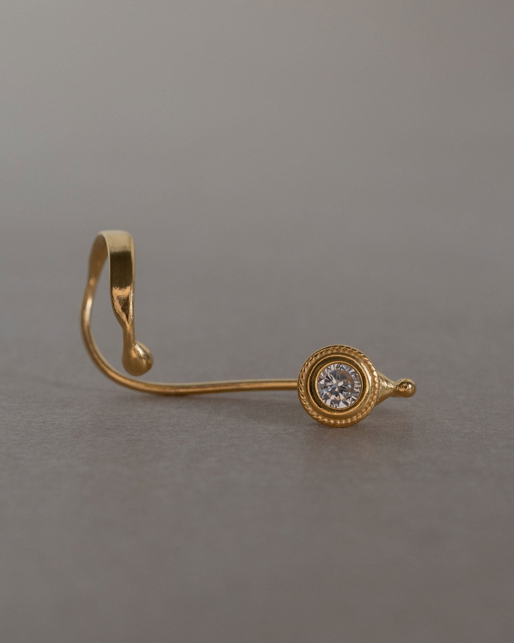 A CLASSIC EARCUFF Nella & Sina