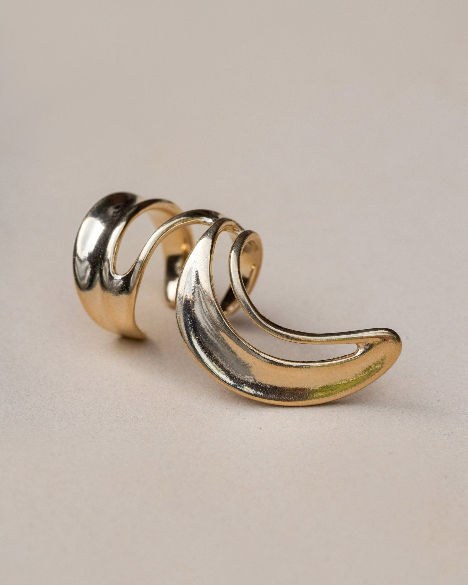 Alexandra Earcuff Nella & Sina