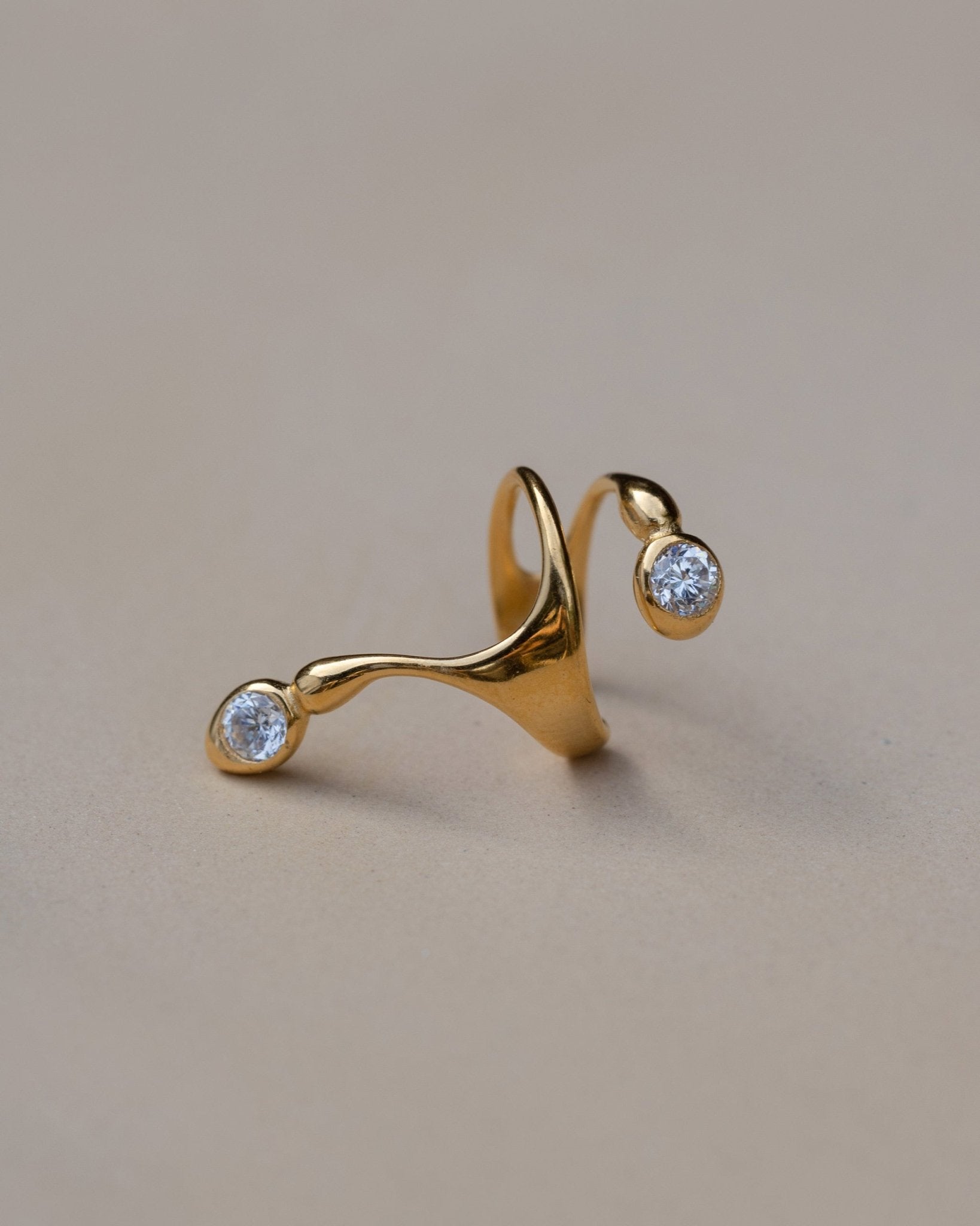 Marie Earcuff Nella & Sina